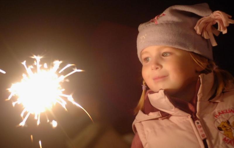 Ура, каникулы! Пиротехника, которую можно запускать с детьми - Мензелинск | menzelinsk.salutsklad.ru